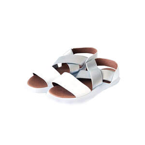 Босоніжки жіночі, білого кольору з натуральної шкіри на резинці сріблястого кольору