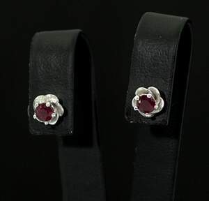 Срібні сережки 925 проби 1,67 г з африканськими Роял Рубінами класу АААА та цирконами 0,7 карат