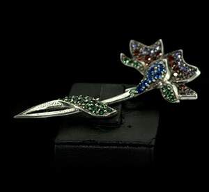 Срібна брошка 925 проби 10,35 г з кольоровими цирконами 3,55 карат Срібна брошка 925 проби 10,35 г з кольоровими цирконами 3,55 карат