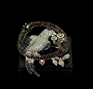 Срібна брошка 925 проби 8,87 г з кольоровими цирконами 6,5 карат Срібна брошка 925 проби 8,87 г з кольоровими цирконами 6,5 карат