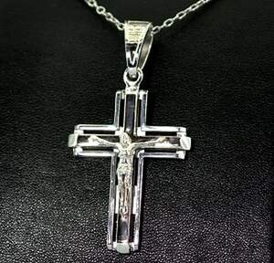 Срібна підвіска-хрестик 925 проби з позолотою 375 проби 11,15 г Срібна підвіска-хрестик 925 проби з позолотою 375 проби 11,15 г