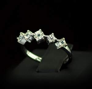 Срібна каблучка 925 проби 2,14 г з блакитними Діамантами Hope VVS1 0,04 карат