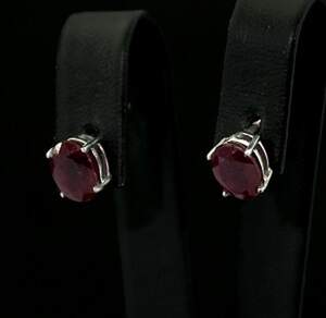 Срібні сережки 925 проби 2,02 г з африканськими Роял Рубінами класу АААА 3,48 карат Срібні сережки 925 проби 2,02 г з африканськими Роял Рубінами класу АААА 3,48 карат
