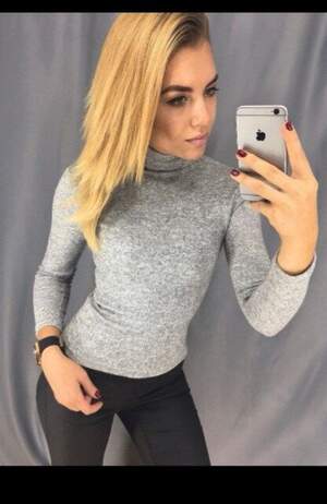 Жіноча водолазка Жіноча водолазка