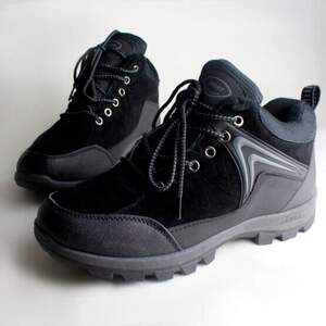 Кросівки чоловічі