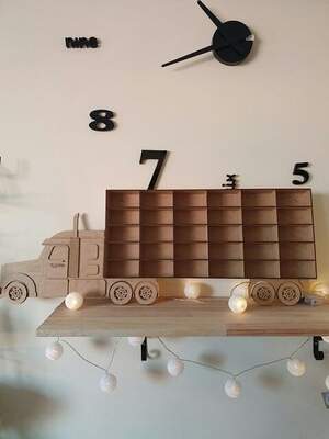 Машинка - полиця