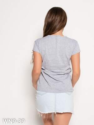 Серая хлопковая футболка с принтом в виде сердец