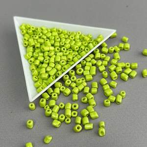 #6/0 Бисер китайский крупный, 450 г - салатовый матовый квадрат #6/0 Бисер китайский крупный, 450 г - салатовый матовый квадрат
