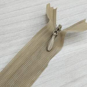 #688 бежевая молния потайная, 50 см #688 бежевая молния потайная, 50 см