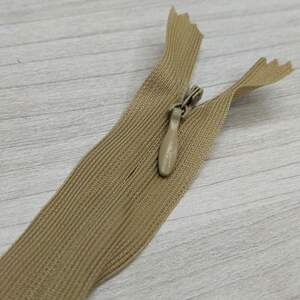 #698 бежевая молния потайная, 50 см #698 бежевая молния потайная, 50 см