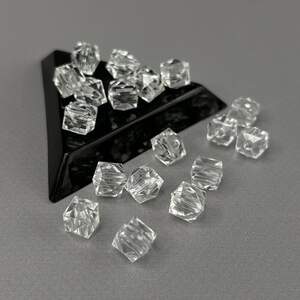 (20 гр) Бусины пластик граненые Куб Ø9 мм, - прозрачный