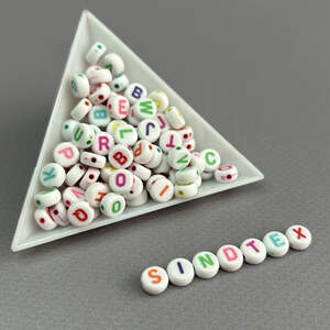 (20 г) Бусины пластиковые, круглый плоские Алфавит 6 мм - Белый микс