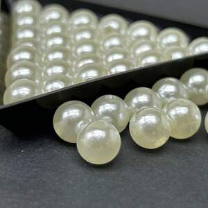 (20 грамм) Бусины пластик Ø8мм - айвори перламутр