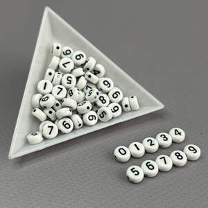 (20 г) Бусины пластиковые куб Сердечки 6 мм - Белый микс