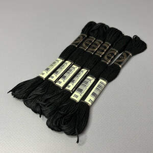 (6 шт по 8м) Набор мулине Airo (нитки для вышивания) - черный