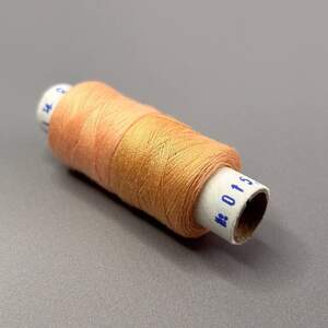015/123 Нитки в катушках 40/2 , половинки (катушка 2х75м)