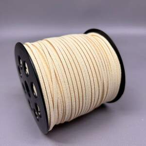 1 м - Шнур замшевый 2,5 мм - айвори