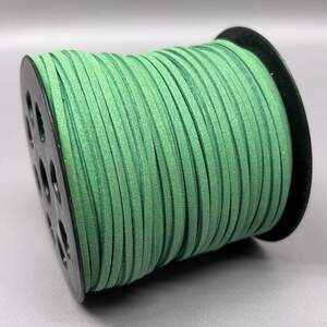 1 м - Шнур замшевый 2,5 мм - салатовый