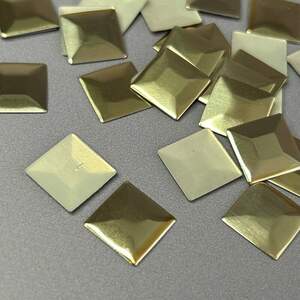 10г - Металлостразы термоклеевые, квадрат 13 мм - золото светлое