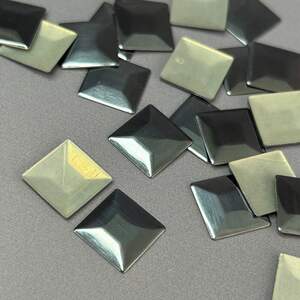 10г - Металлостразы термоклеевые, квадрат 13 мм - сталь