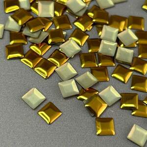 10г - Металлостразы термоклеевые, квадрат 5 мм - желтое золото