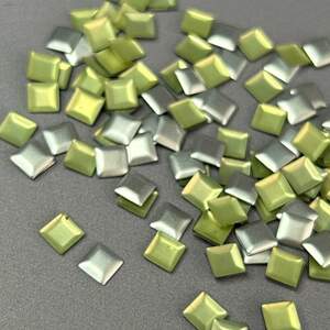 10г - Металлостразы термоклеевые, квадрат 5 мм - матовое серебро