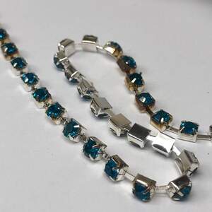 1м - Стразовая цепь SS 16 (4 мм) Бирюзовый кристалл в серебре