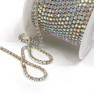 1м - Стразовая цепь SS6 (2мм), Кристал с покрытием АВ серебро 1м - Стразовая цепь SS6 (2мм), Кристал с покрытием АВ серебро