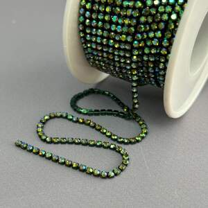 1м - Стразовая цепь SS6 (2мм), оливковый кристалл с АВ покрытием