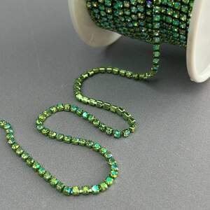 1м - Стразовая цепь SS6 (2мм), хризолитовый кристалл с АВ покрытием