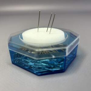 2,5 см булавки-гвоздики портновские (100шт) в игольнице