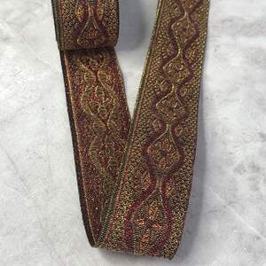 2,5 см Тесьма с орнаментом люрекс - бордовый с золотом