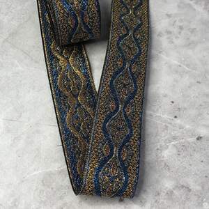 2,5 см Тесьма с орнаментом люрекс - синяя с золотом