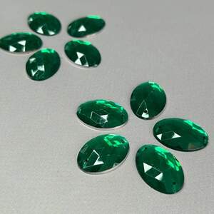 20 шт - Стразы акриловые пришивные 18х25 мм, зеленый