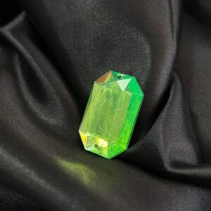 20 шт - Стразы акриловые пришивные 18х25 мм, салатовый