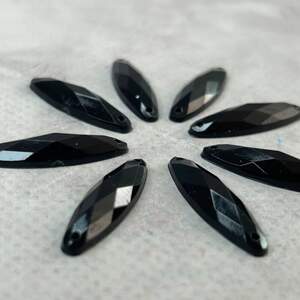 20 шт - Стразы акриловые пришивные 8х28 мм, черный