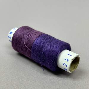 251/254 Нитки в катушках 40/2 , половинки (катушка 2х75м)