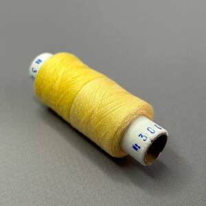 300/301 Нитки в катушках 40/2 , половинки (катушка 2х75м)