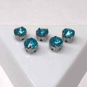 5 шт - Стразы в цапах 6 мм (стекло) круглые, голубой