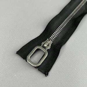 75 см-тракторная молния Т5 с декоративным пуллером - черная 75 см-тракторная молния Т5 с декоративным пуллером - черная