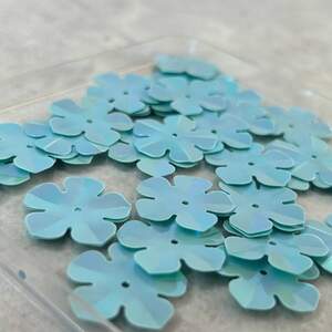 Ø20мм Пайетка граненая цветочек 5г - голубой с АВ