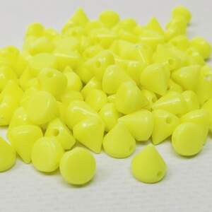 Бусины пластиковые конус 8х8мм - 10 гр, цвет желтый неон