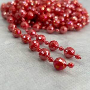 Бусины пластиковые на нитке Ø 4 и 9 мм - 90 см красный с АВ