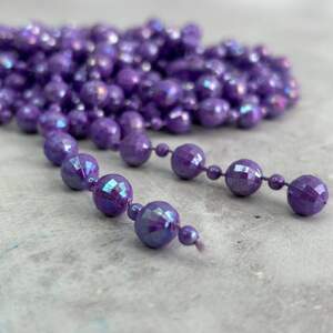 Бусины пластиковые на нитке Ø 4 и 9 мм - 90 см сиреневый с АВ