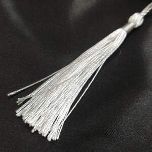 Декоративные кисточки для рукоделия 13 см - белые