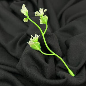 Добавка пластиковая Ветка с листиками, салатовая с белым, 12 см Добавка пластиковая Ветка с листиками, салатовая с белым, 12 см