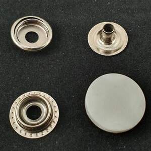 Кнопка #61 с белой пластиковой шляпкой 17мм (00852)