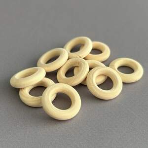 Кольцо деревянное для грызунков d=2 см, толщина 0,5 см Кольцо деревянное для грызунков d=2 см, толщина 0,5 см