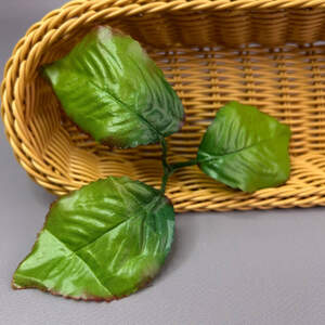 Лист искусственный под розу 3-ка, 19 см - зеленый зубчатый