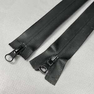 Молния спиральная Т7 прорезиненная матовый черный - 2 бегунка 100 см Молния спиральная Т7 прорезиненная матовый черный - 2 бегунка 100 см